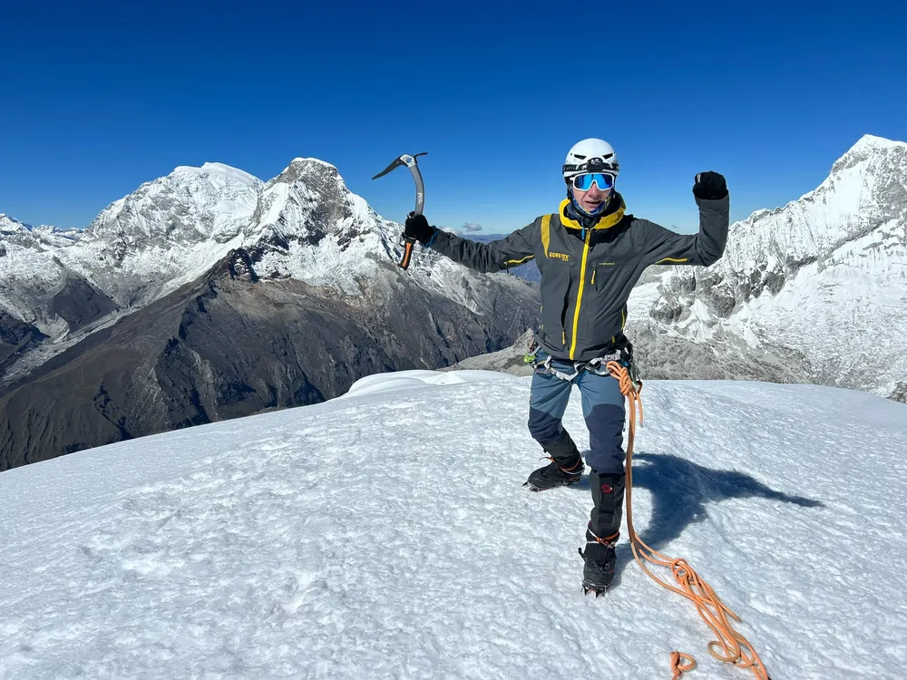 Cumbre nevado Pisco