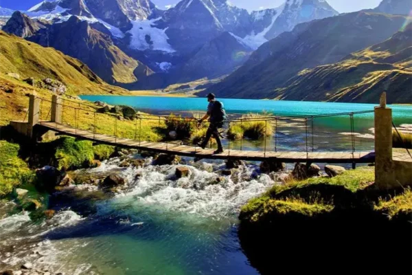 Trekking Huayhuash 6 days 5 nights
