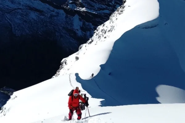 Climbing Nevado Vallunaraju