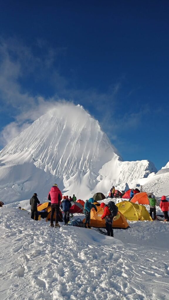 Climbing tours in Huaraz