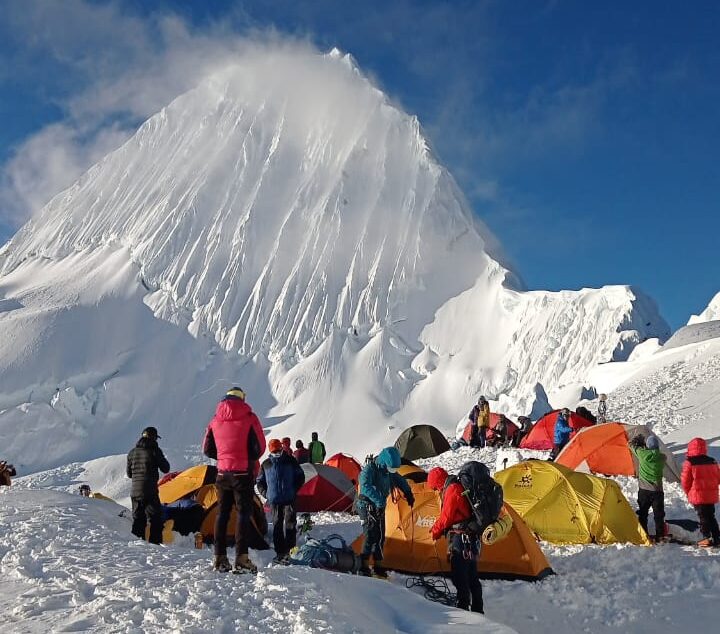 Climbing tours in Huaraz